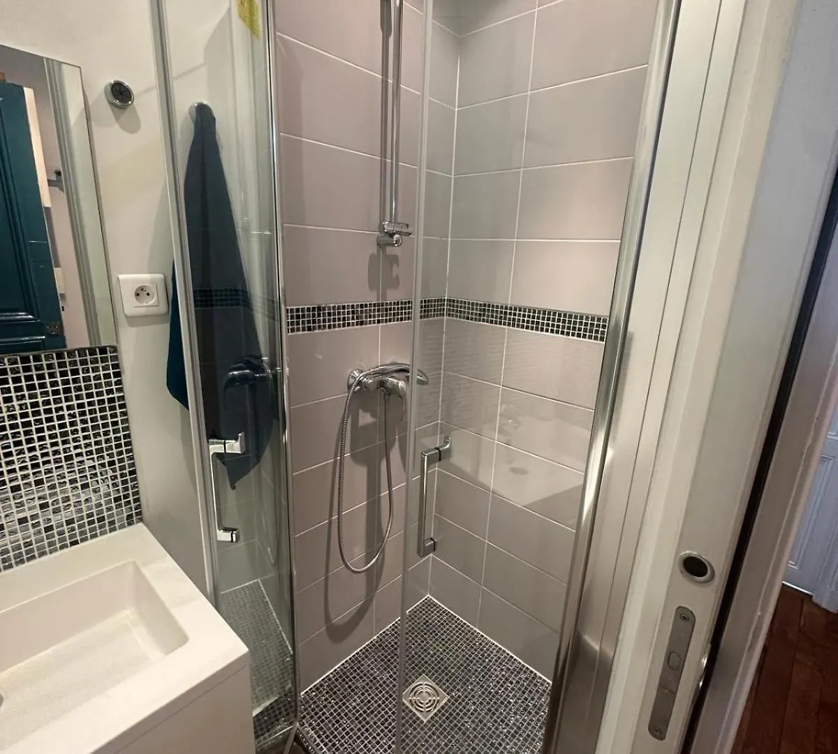 Private Apartment 2 Minutes From Zenith De Parijs 0*,