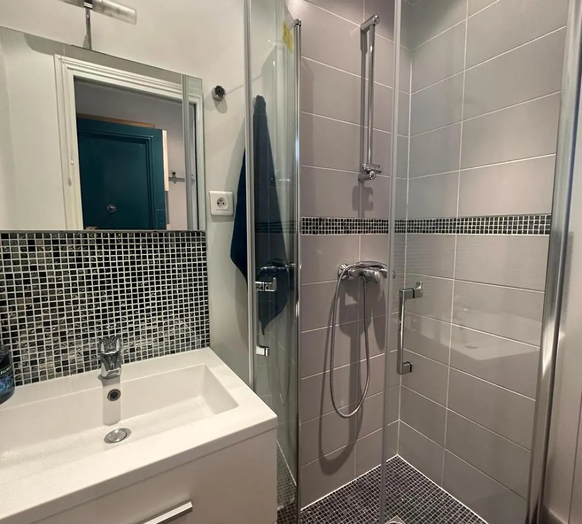 Private Apartment 2 Minutes From Zenith De باريس